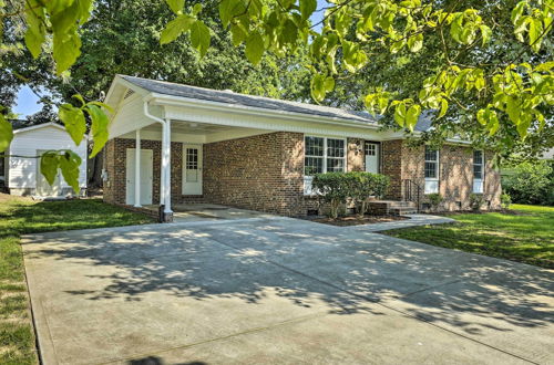 Foto 4 - Charming Apex Home With Back Deck & Grill