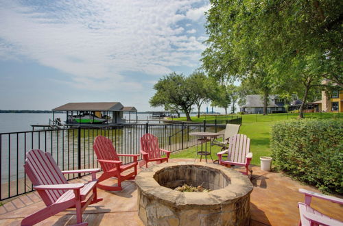 Photo 40 - Stunning Lakefront Home: Hot Tub & Game Room