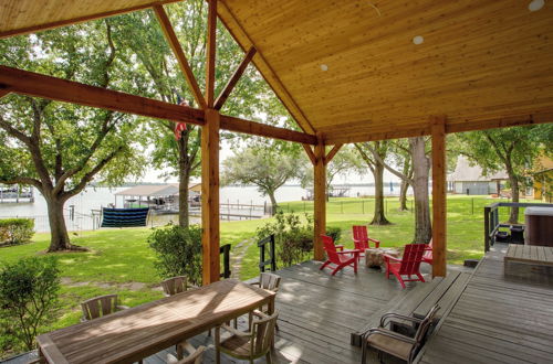 Photo 37 - Stunning Lakefront Home: Hot Tub & Game Room