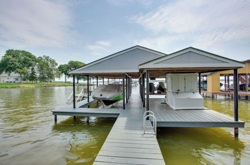 Photo 42 - Stunning Lakefront Home: Hot Tub & Game Room