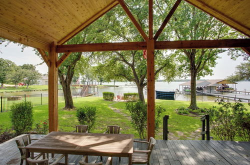 Photo 29 - Stunning Lakefront Home: Hot Tub & Game Room