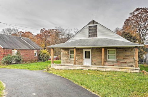 Foto 25 - Remodeled Abingdon House w/ Spacious Yard