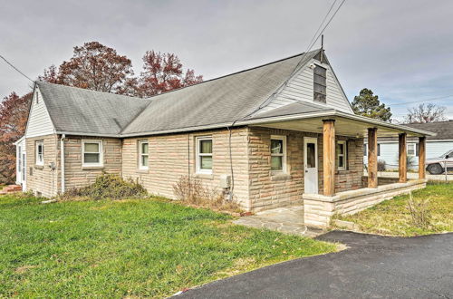 Foto 19 - Remodeled Abingdon House w/ Spacious Yard