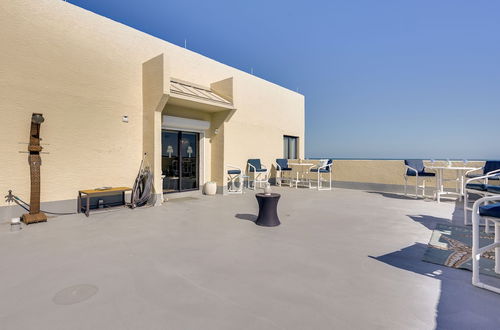 Photo 2 - Resort-style Hudson Condo - Spacious Private Patio