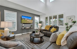 Foto 1 - Soaring 2-level Point Venture Home on Lake Travis