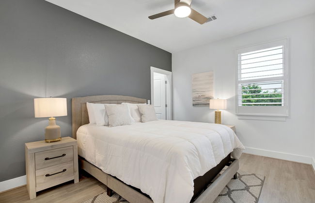 Soaring 2-level Point Venture Home on Lake Travis - Foto 6