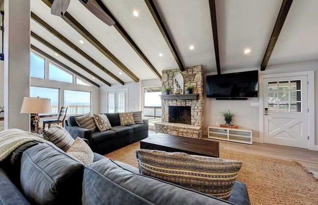 Waterfront Lake House With Hot Tub & Firepit - Foto 12