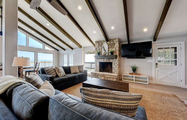 Waterfront Lake House With Hot Tub & Firepit - Foto 14