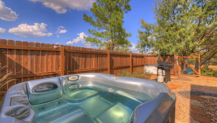 Photo 1 - The Janis Bungalow W/hot tub