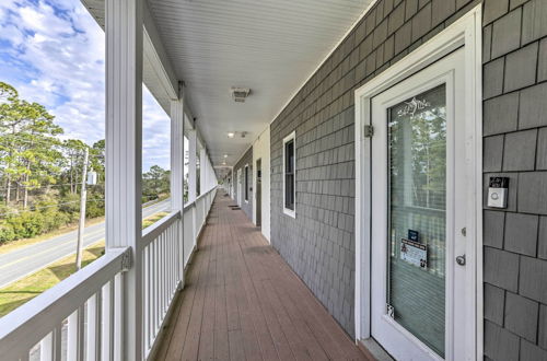 Photo 27 - Sunny Carabelle Outdoor Haven w/ Beach & Pier