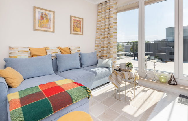 Sunny Seaside Apartment by Renters - Foto 33