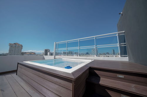 Photo 1 - City View 1br2b Downtown Stylish Pool,