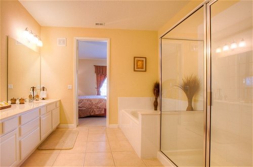 Foto 26 - Lovely Third-floor Vista Cay Resort Condo