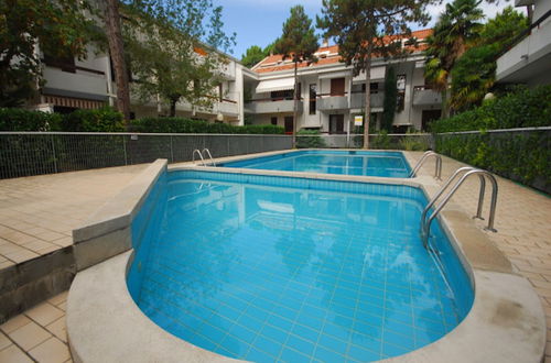 Photo 23 - Relaxing Seaside Villa With Swimming Pool