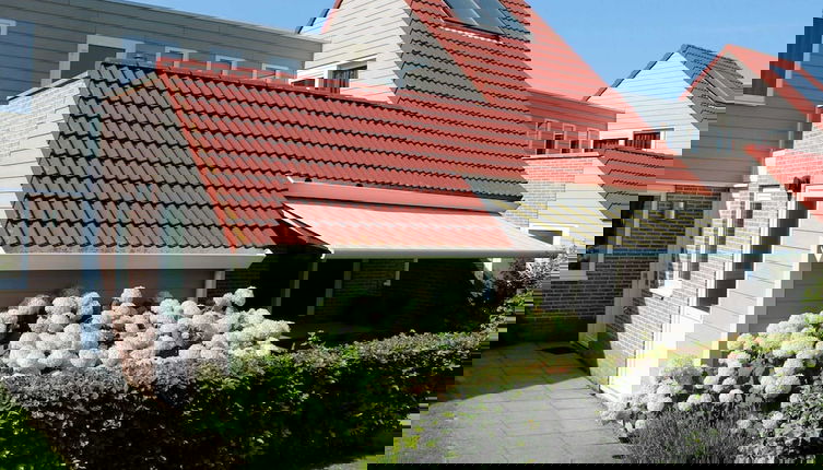 Foto 1 - Well-kept Holiday Home With Roof Terrace