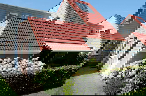 Foto 1 - Well-kept Holiday Home With Roof Terrace