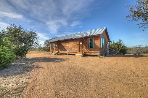 Foto 20 - Mesquite Cabin With Hot Tub & Hill Country Views