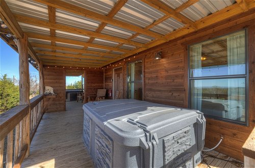 Foto 15 - Mesquite Cabin With Hot Tub & Hill Country Views