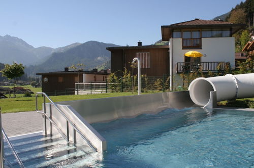 Photo 11 - Holiday Home With Swimming Pool in Wald im Pinzgau