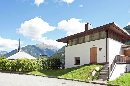 Photo 18 - Holiday Home With Swimming Pool in Wald im Pinzgau