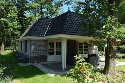 Foto 1 - Detached Villa with Outdoor Fireplace near Veluwe