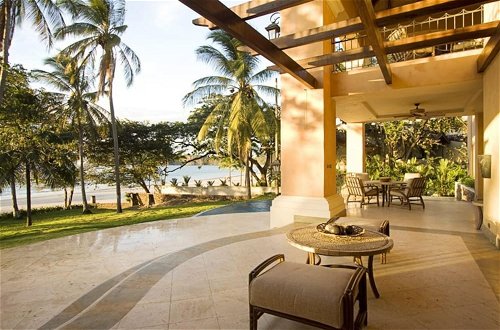 Photo 34 - Extravagant Beachfront Mansion in Flamingo - Second to None