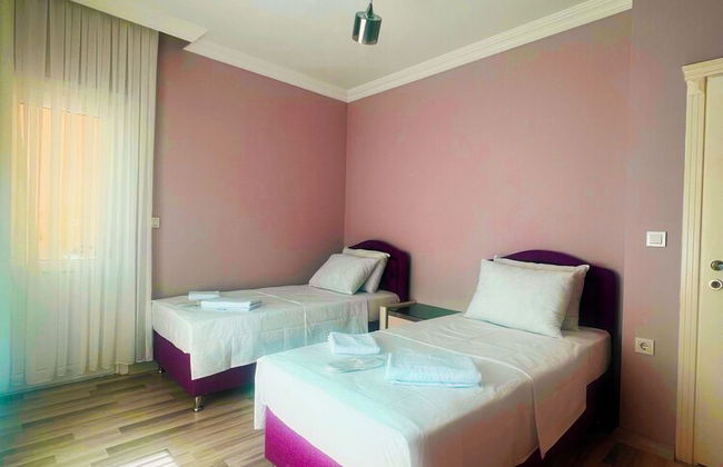 Seabird Suite Hotel - Photo 4