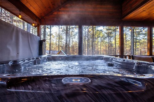 Photo 21 - Luxurious 'family Ties' Home w/ Hot Tub, Fireplace