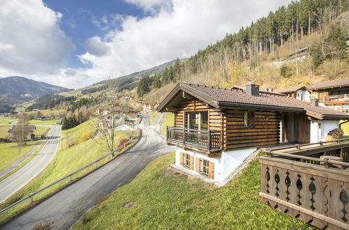 Foto 1 - Modern Chalet With Sauna Near Konigsleiten