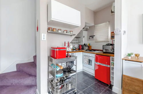 Photo 6 - Tasteful & Homely 1BD Flat - Brixton