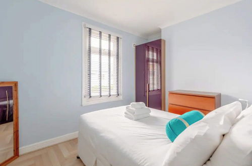 Foto 1 - Tasteful & Homely 1BD Flat - Brixton