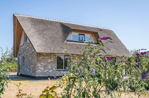 Foto 1 - Thatched Villa With Dishwasher Near the Sea on Texel