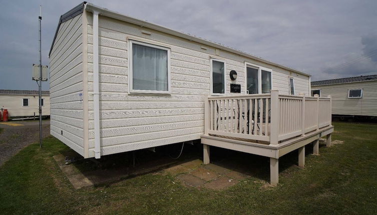 Foto 1 - Modern 3 Bedroom 2 Bathroom Caravan With Decking