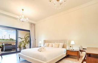 Photo 2 - LUX The Elegant Fairmont Palm Suite