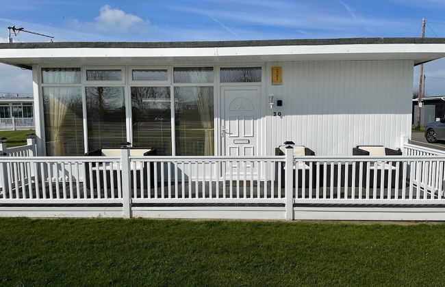 Chalet No 30 - Holiday Home From Home! - Photo 1