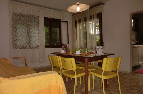 Photo 11 - Three-bedroom Villa With Garden, Parking and a/c