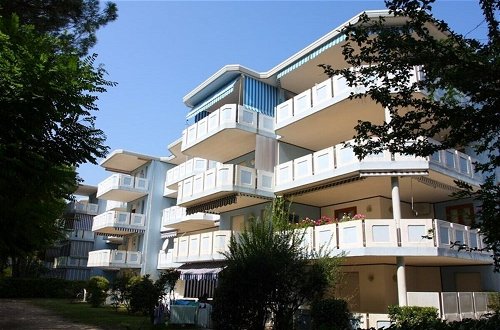 Foto 20 - Apartment House With Balcony and Swimming Pool