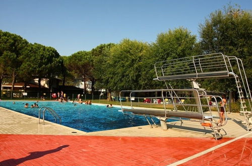 Foto 8 - Apartment House With Balcony and Swimming Pool