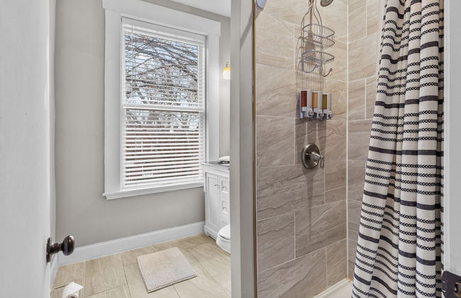 Designer Home in Shaw Right Side - JZ Vacation Rentals - Foto 23