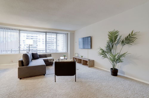 Photo 24 - Elegant apt with great Crystal City view