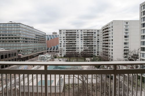 Photo 49 - Elegant apt with great Crystal City view