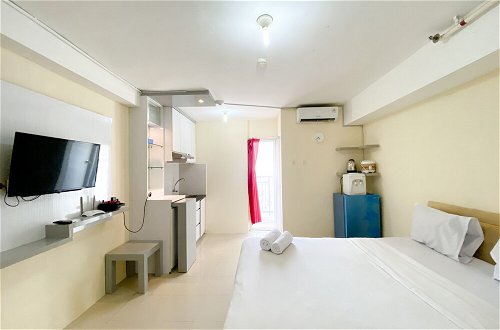 Foto 9 - Comfort And Strategic Studio At Bassura City Apartment