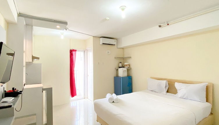 Photo 1 - Comfort And Strategic Studio At Bassura City Apartment