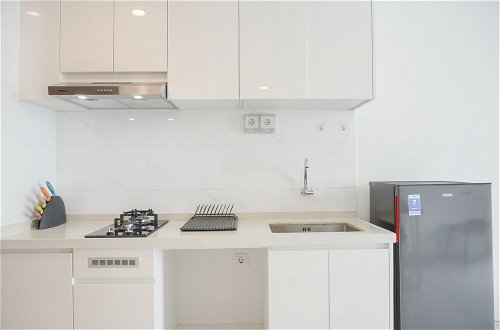 Foto 9 - Comfort And Modern Look 2Br At Sky House Bsd Apartment