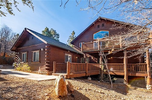 Foto 13 - Angels Camp Lodge by Avantstay Log Style Home w/ Game Room & Hot Tub in Great Location