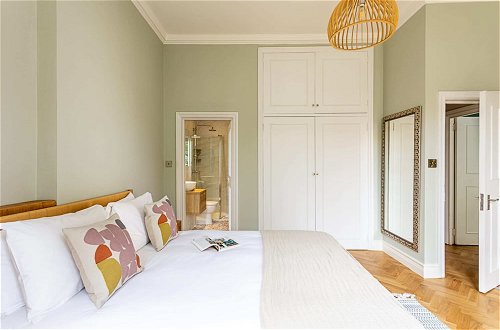 Foto 7 - Newly Renovated Two Bedroom Kensington Flat