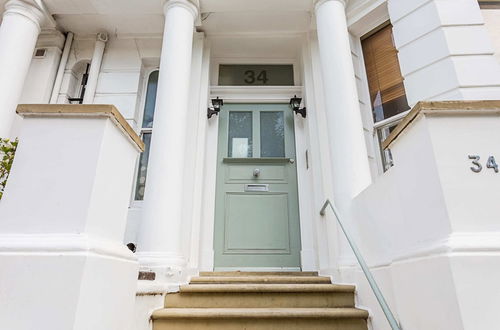 Photo 41 - Newly Renovated Two Bedroom Kensington Flat