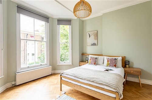 Foto 8 - Newly Renovated Two Bedroom Kensington Flat