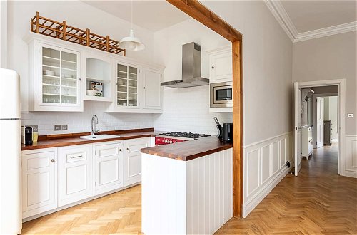 Foto 18 - Newly Renovated Two Bedroom Kensington Flat