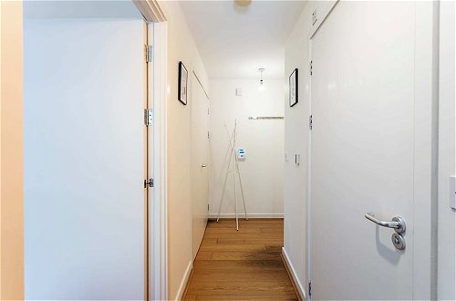 Foto 23 - Modern 1 Bedroom Apartment in West London